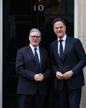 מזכ"ל נאט"ו מארק רוטה (ימין) וראש ממשלת בריטניה קיר סטארמר | AFP