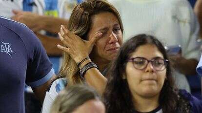 אוהדות נבחרת ארגנטינה בכדורגל לפני משחקו האחרון של ליונל מסי במדי הנבחרת על אדמת ארגנטינה | AFP