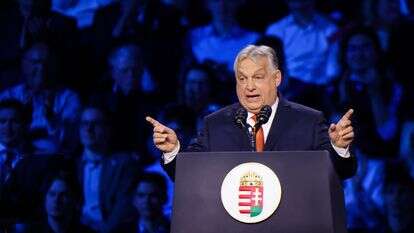 ראש ממשלת הונגריה ויקטור אורבן נואם באירוע "יום הידידות" בפארק הספורט MTK בבודפשט, הונגריה, ב-7 באפריל 2026 | יטר קוהלמי / AFP