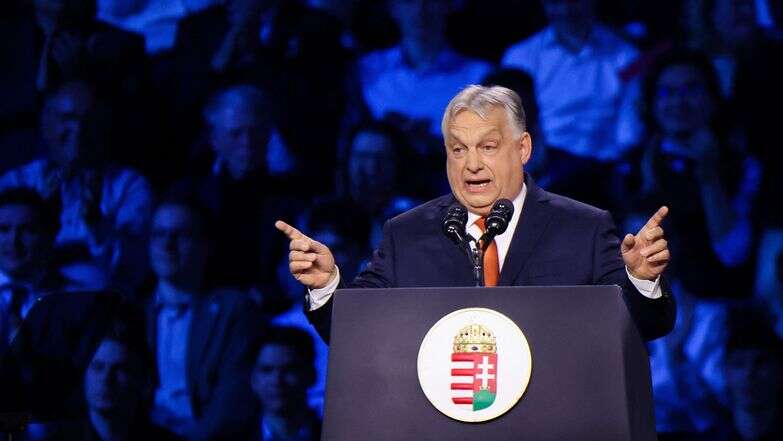 ראש ממשלת הונגריה ויקטור אורבן נואם באירוע "יום הידידות" בפארק הספורט MTK בבודפשט, הונגריה, ב-7 באפריל 2026 | יטר קוהלמי / AFP ראש ממשלת הונגריה ויקטור אורבן נואם באירוע "יום הידידות" בפארק הספורט MTK בבודפשט, הונגריה, ב-7 באפריל 2026 | יטר קוהלמי / AFP