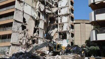 בניין בביירות שהופצץ ע"י חיל האוויר | AFP