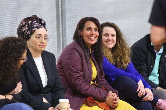 אורית צעירי | אליהו ינאי