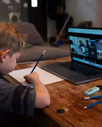 הטכנולוגיה אינה תחליף, אילוסטרציה | חן ליאופולד, פלאש 90