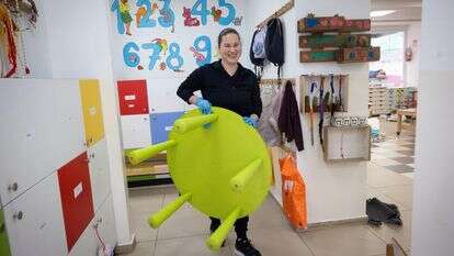 מנקים בגן ניצן בגבעתיים, לאחר שהיה סגור במשך יותר מחודש עקב המלחמה עם איראן | מרים אלסטר, פלאש 90