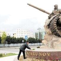 אנדרטה לזכרו של אגרונוב בבאקו | באדיבות קרן סטמאג"י STMEGI