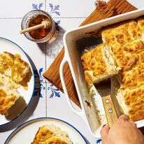 מאפה חמאה רך ומנחם | ריי לופז עבור הוושינגטון פוסט