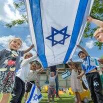 ילדים חוגגים את יום העצמאות הקודם במושב ישרש | יוסי אלוני, פלאש 90