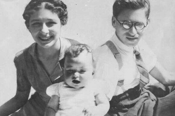 הרב אלי בלוך, אשתו ז'ורז'ט בלוך לבית סמואל, ובתם הקטנה מרים הי"ד