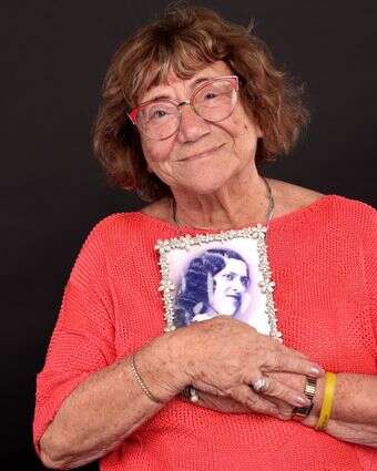 "צריך רק לתמוך בצבא ולהתפלל, כי אין לנו משהו אחר. הם הגאווה והכוח שלנו". גיתה קויפמן, חברת הוועד המנהל של הקרן לרווחת נפגעי השואה | נעמה בן שמחון "צריך רק לתמוך בצבא ולהתפלל, כי אין לנו משהו אחר. הם הגאווה והכוח שלנו". גיתה קויפמן, חברת הוועד המנהל של הקרן לרווחת נפגעי השואה | נעמה בן שמחון