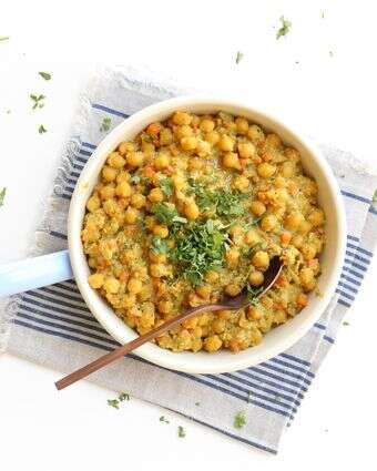 תבשיל חומוס ואגוזי קשיו | אפרת ליכטנשטט תבשיל חומוס ואגוזי קשיו | אפרת ליכטנשטט