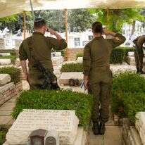חיילים בהר הרצל ביום הזיכרון (ארכיון) | אייל מרגולין, פלאש 90