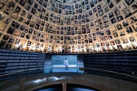 היכל השמות במוזיאון יד ושם | יונתן זינדל, פלאש 90