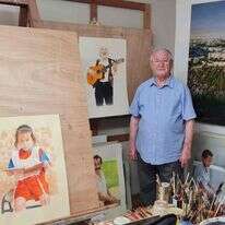 הצייר יצחק פרסבורגר בסטודיו שלו | באדיבות המשפחה