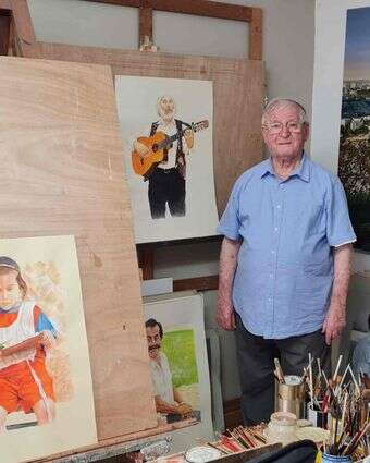 הצייר יצחק פרסבורגר בסטודיו שלו | באדיבות המשפחה הצייר יצחק פרסבורגר בסטודיו שלו | באדיבות המשפחה