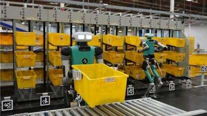 הרובוטים של אמזון במחסנים | Business Wire Via AP