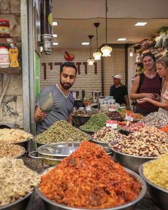 מוכר תבלינים בשוק מחנה יהודה | נתי שוחט/פלאש90