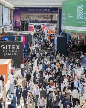 חוות שרתים תת־קרקעית יקרה יותר לתפעול. יריד הטכנולוגיה והבינה המלאכותית בדובאי, בחודש אוקטובר | Getty Images