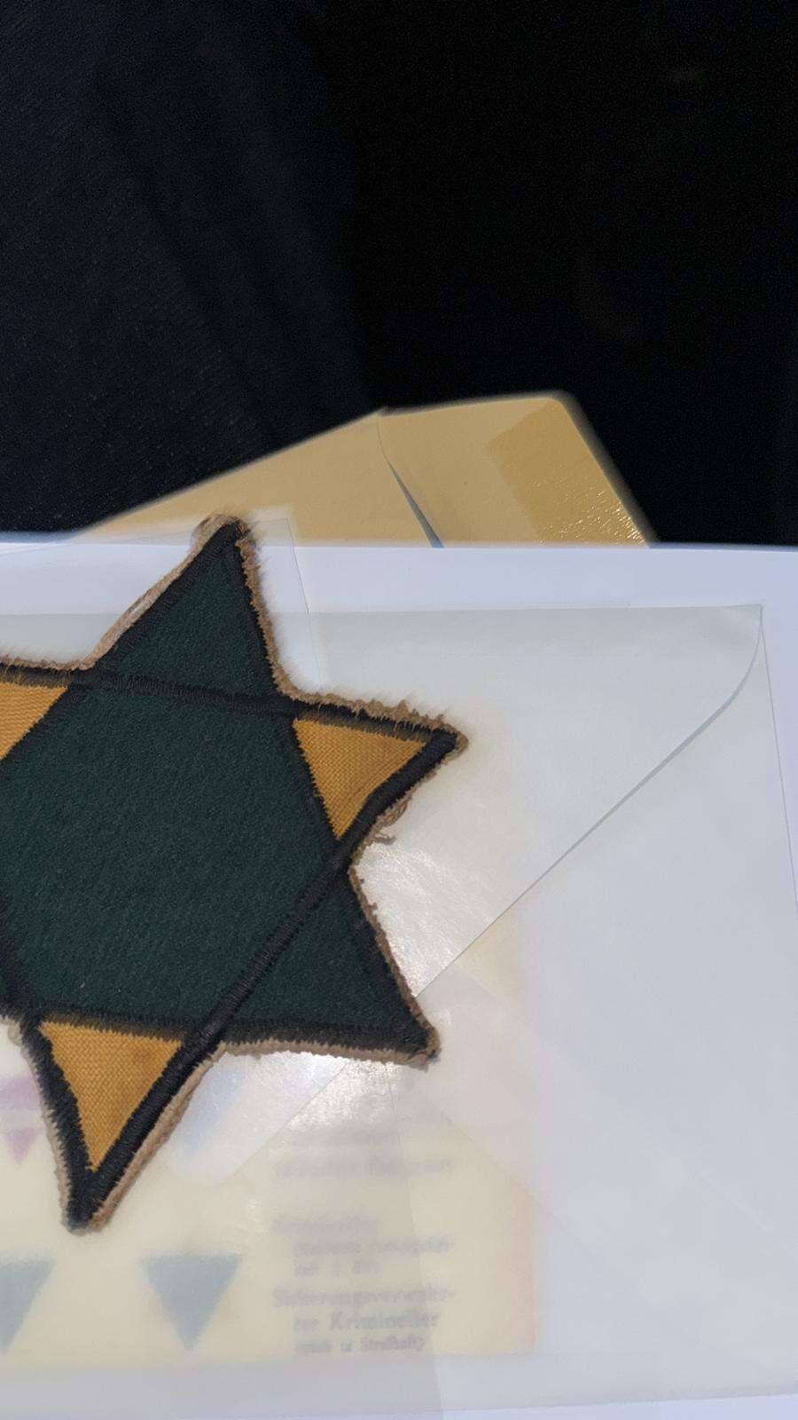 פריטי שואה שהובאו מגרמניה | מוזיאון השואה של יד עזר לחבר