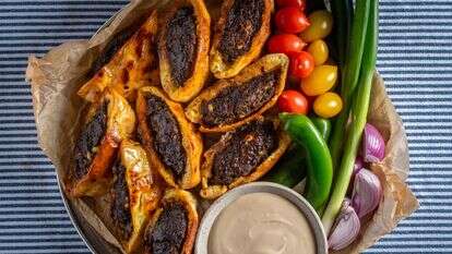 עראיס | גיא אשכנזי, Agency Karela