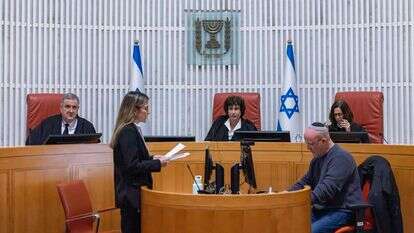 השופטות דפנה ברק-ארז ורות רונן, בבית המשפט העליון | יונתן זינדל, פלאש 90