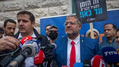 איתמר בן-גביר, מדבר עם התקשורת מחוץ לבית המשפט העליון בירושלים, 15 באפריל 2026 | יונתן זינדל - פלאש 90