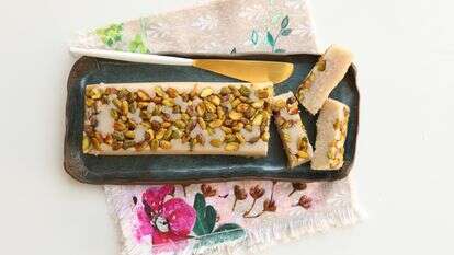 חלווה דה סמולה | אפרת ליכטנשטט