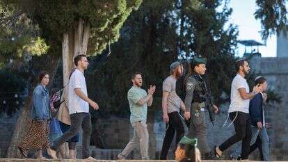 סיור בסוכות בהר הבית, מלווה בשוטרת מג"ב | צילום: חיים גולדברג - פלאש 90