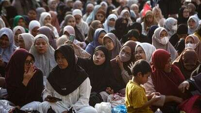 נשים מוסלמיות באינדונזיה, המדינה בעלת האוכלוסייה המוסלמית הגדולה בעולם וסמל לממדי הכיבוש המוסלמי | AFP