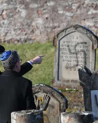 בית העלמין היהודי ליד שטרסבורג, צרפת, שעבר השחתה אנטישמית | AFP