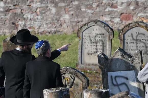 בית העלמין היהודי ליד שטרסבורג, צרפת, שעבר השחתה אנטישמית | AFP