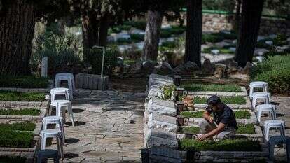 בית העלמין הצבאי בהר הרצל | יונתן זינדל- פלאש 90
