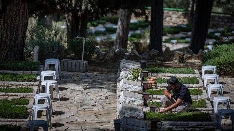 בית העלמין הצבאי בהר הרצל | יונתן זינדל- פלאש 90