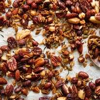 מתכון לאגוזים וזרעים מתובלים | Voracious via AP