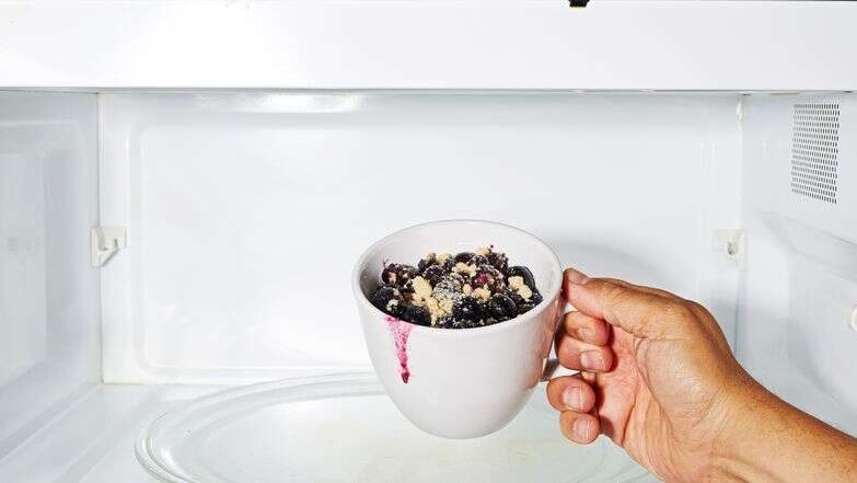 עוגה במיקרוגל | סטייסי זארין גולדברג, עיצוב: ליסה צ'רקסקי