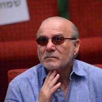 יורם גלובוס בהלוויתו של מנחם גולן | ראובן קסטרו