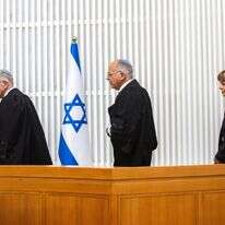 השופטים וילנר, מינץ וסולברג בבית המשפט העליון | אורן בן חקון