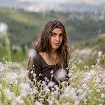 צומחת שוב דף הבית | נעמה שטרן