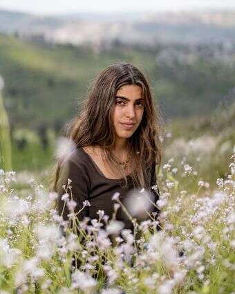 צומחת שוב דף הבית | נעמה שטרן