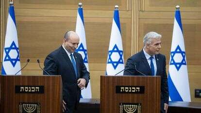 נפתלי בנט ויאיר לפיד במסיבת עיתונאים משותפת בכהונת הכנסת הקודמת | יונתן זינדל, פלאש 90