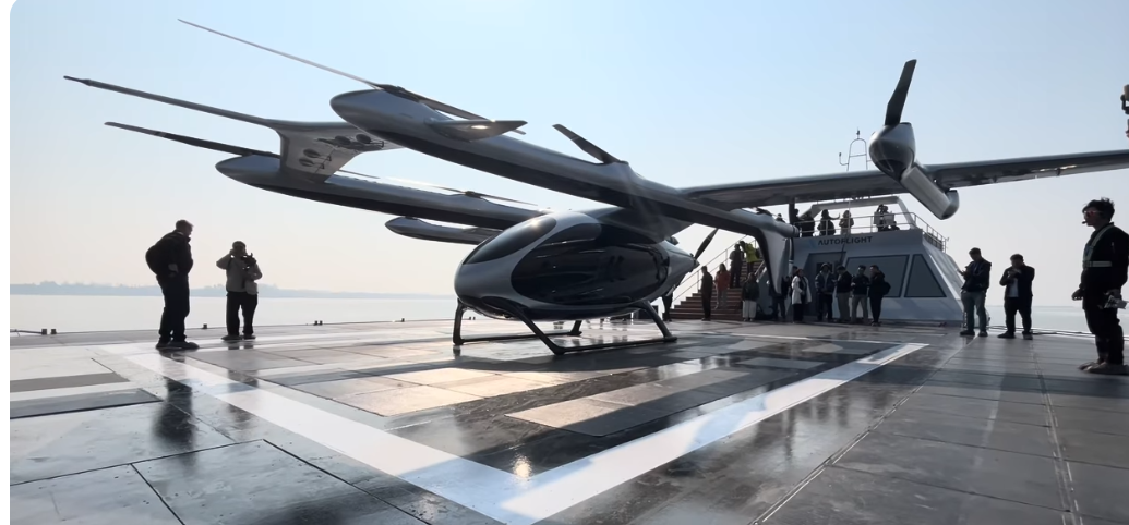 רובוטים ומכוניות מעופפות בתערוכה בבייג’ינג: סין עוקפת בסיבוב את המערב