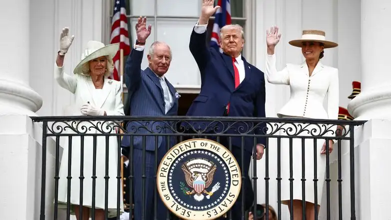טראמפ והמלך טראמפ, אמש | AFP