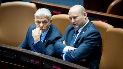 נפתלי בנט ויאיר לפיד, 2022 | יונתן זינדל, פלאש 90