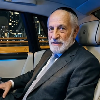 "רב" שנוצר על ידי בינה מלאכותית ומפעיל חשבונות ברשתות החברתיות | מסך מיוטיוב