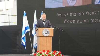 ראש שב"כ דוד זיני בטקס יום הזיכרון במטה הארגון | תקשורת שב"כ