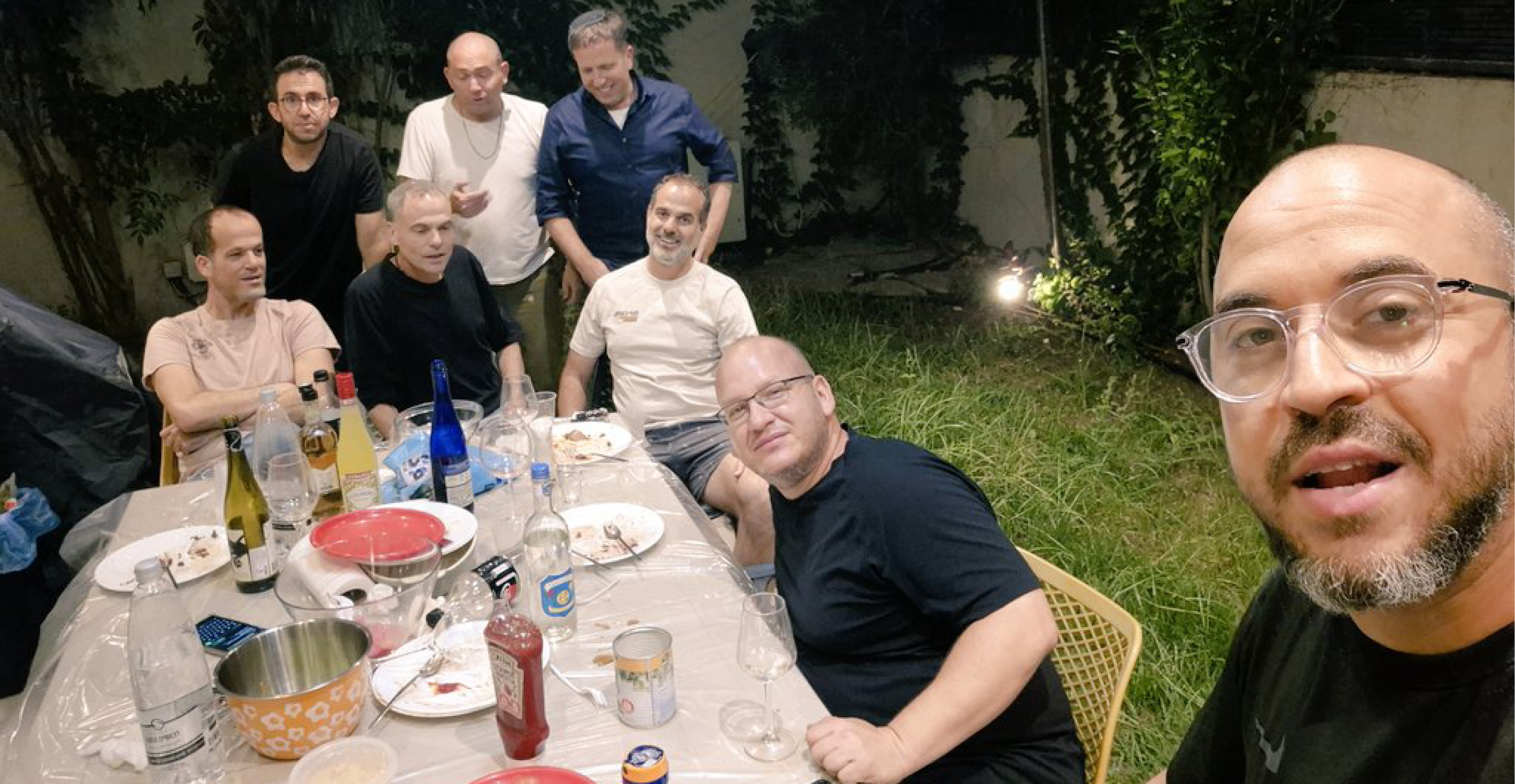 "לא חייבים לשבת יחד לבירה, אבל לפחות לומר שלום". אתאלי עם חברים שלא מערוץ 14 (מ"פורום תחריר") | צילום מסך
