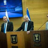 יוזמי החוק, ח"כ יוליה מלינובסקי, שר המשפטים יריב לוין ויו"ר ועדת חוקה ח"כ שמחה רוטמן | יונתן זינדל, פלאש 90