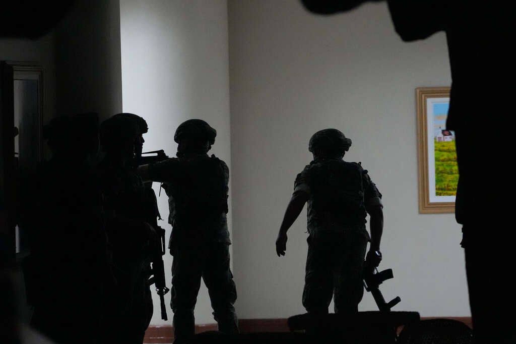 ירי בסנאט: בפיליפינים ניסו לעצור סנאטור בחשד לפשע נגד האנושות