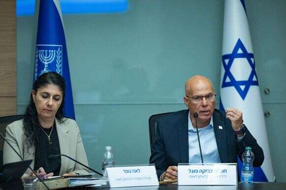 יו"ר הוועדה לביטחון לאומי, צביקה פוגל | יונתן זינדל, פלאש 90 יו"ר הוועדה לביטחון לאומי, צביקה פוגל | יונתן זינדל, פלאש 90