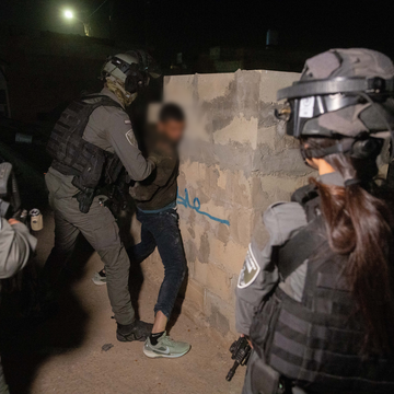 כוחות מג"ב עוצרים את החשוד בהחזקת המטענים בבנימין | דוברות מג"ב