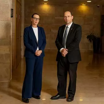 מתעלים מעל המחלוקת דף הבית | נעמה שטרן